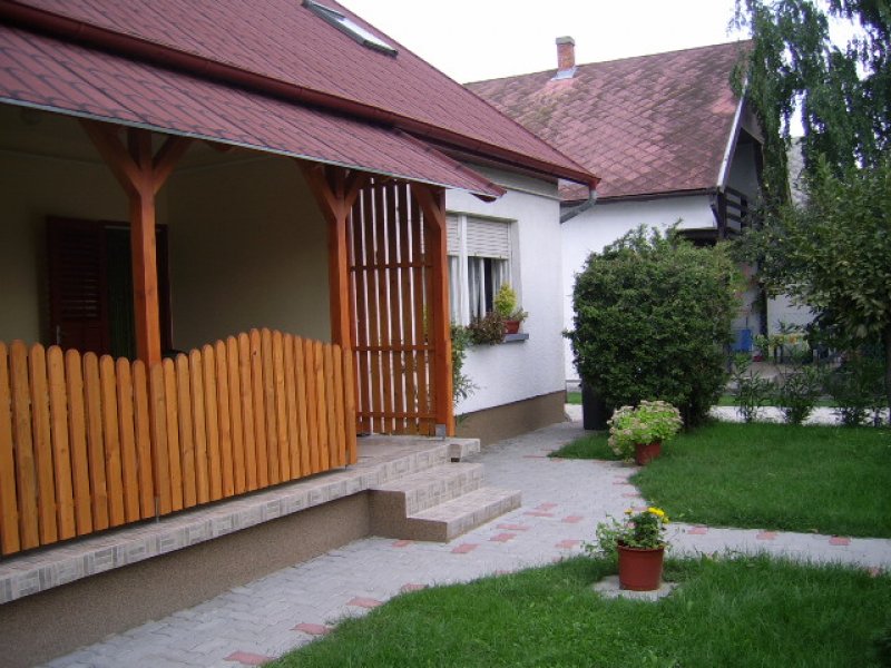 Udvar